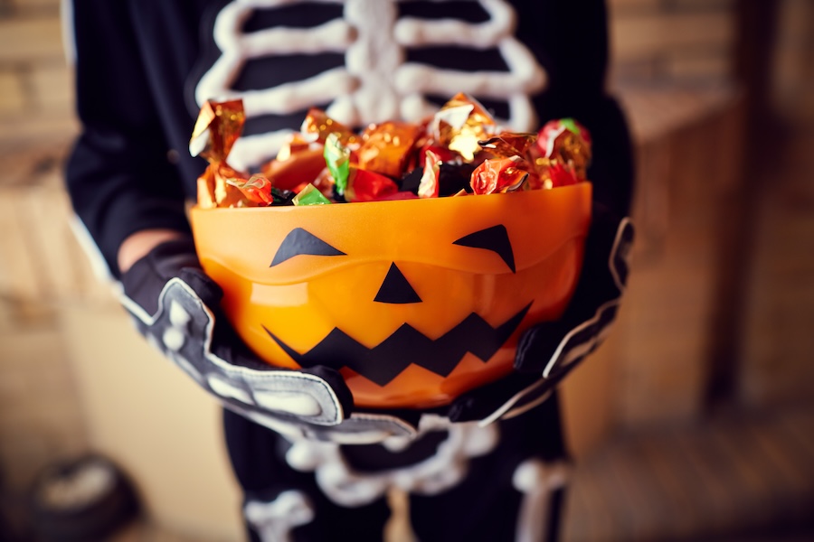 teeth-friendly Halloween, healthy Halloween treats, dental tips for Halloween, dentist in Hot Springs Village